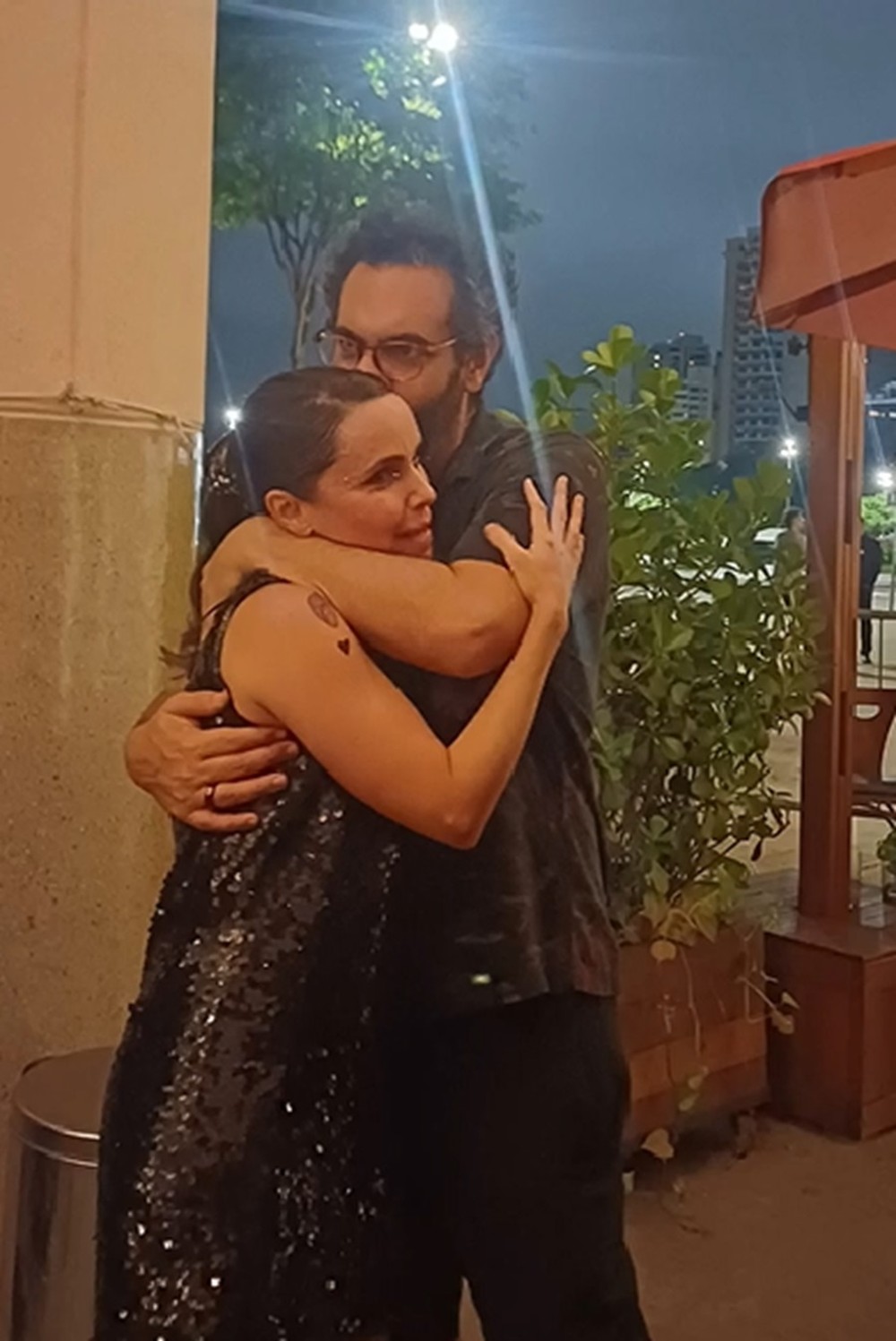 Débora Falabella ganha bloquinho de Carnaval e abadá personalizado em ...