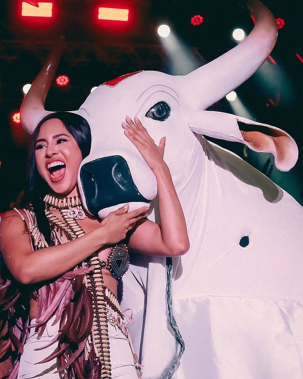 Isabelle Nogueira é cunhã-poranga do Boi Bumbá Garantido — Foto: Reprodução/Instagram/@ofotografodasestrelasbr