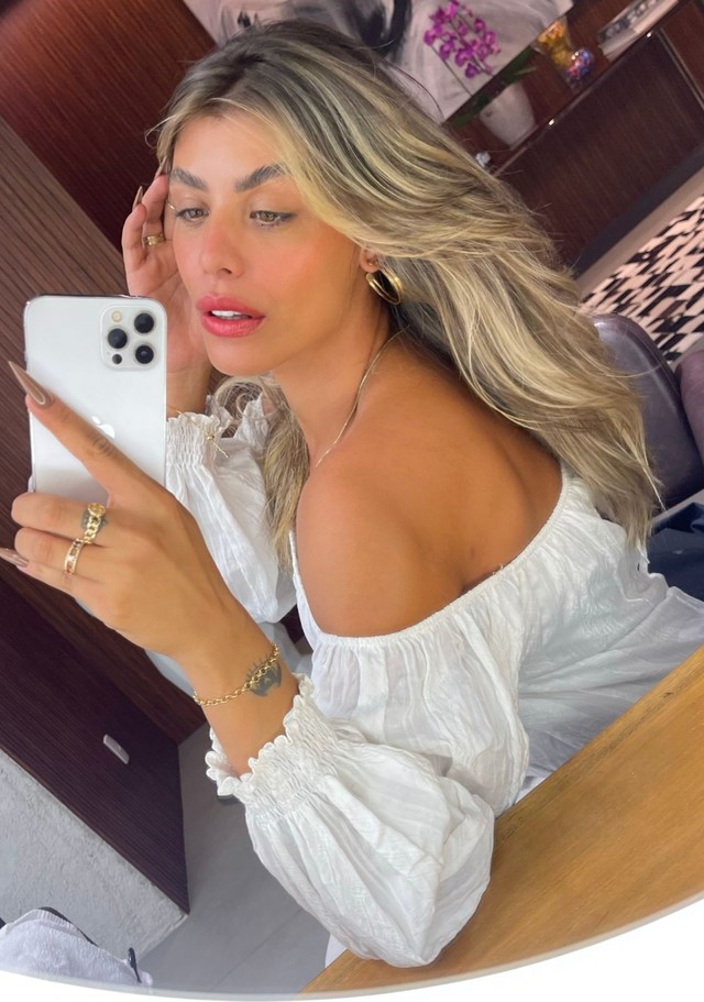 Fran Grossi renova o visual e fica loiríssima; confira antes e depois