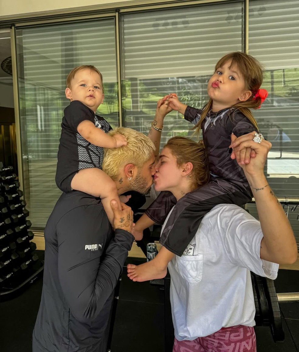 Zé Felipe e Virginia Fonseca com os filhos — Foto: Reprodução/Instagram