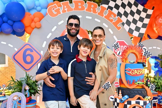 Andressa Suita e Gusttavo Lima comemoram os 6 anos do filho mais velho, Gabriel