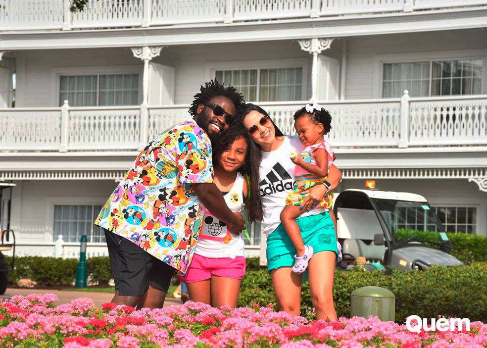Douglas Silva e família na Disney — Foto: David Roark/ Walt Disney World Resort
