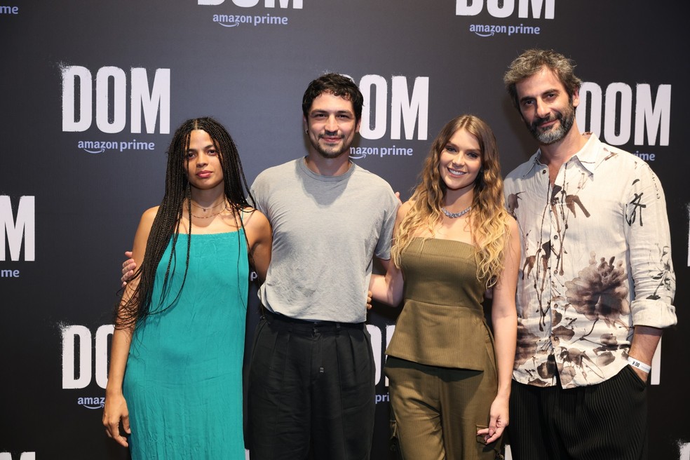 Raquel Villar, Isabella Santoni, Flávio Tolezani, Gabriel Leone — Foto: Daniel Pinheiro / BrazilNews