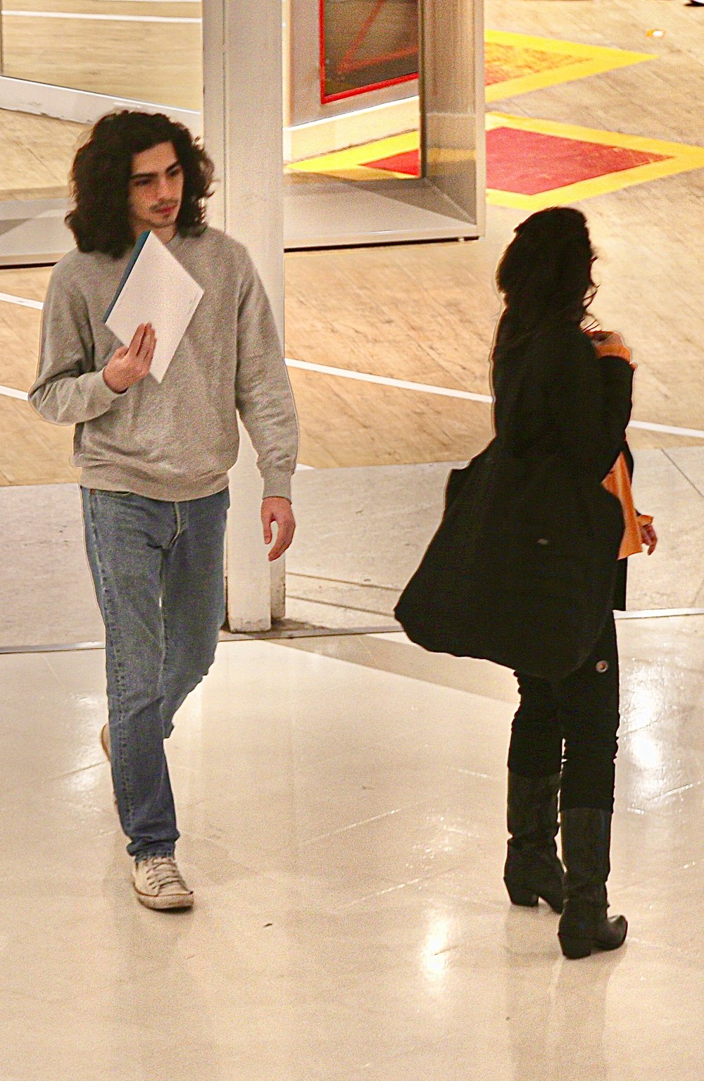 Em clique raro, Maria Ribeiro é fotografada com João, seu filho de 22 ...