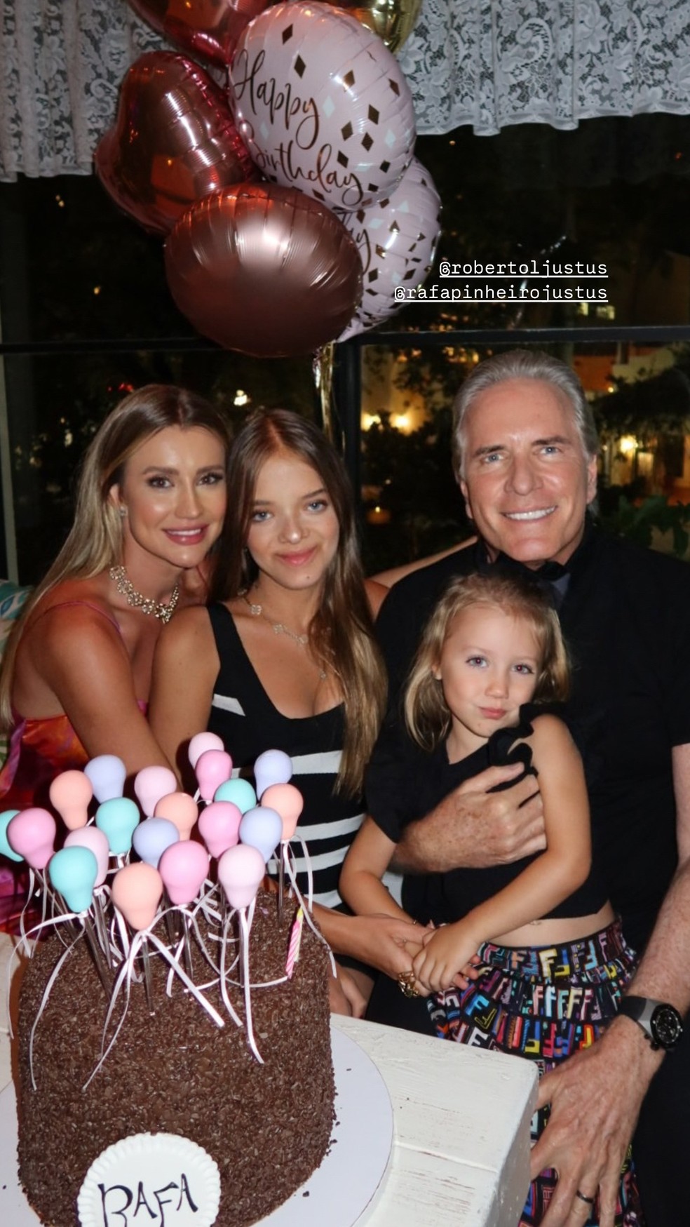 Rafa Justus comemora aniversário de 15 anos ao lado dos pais e ganha  surpresa de Ticiane Pinheiro