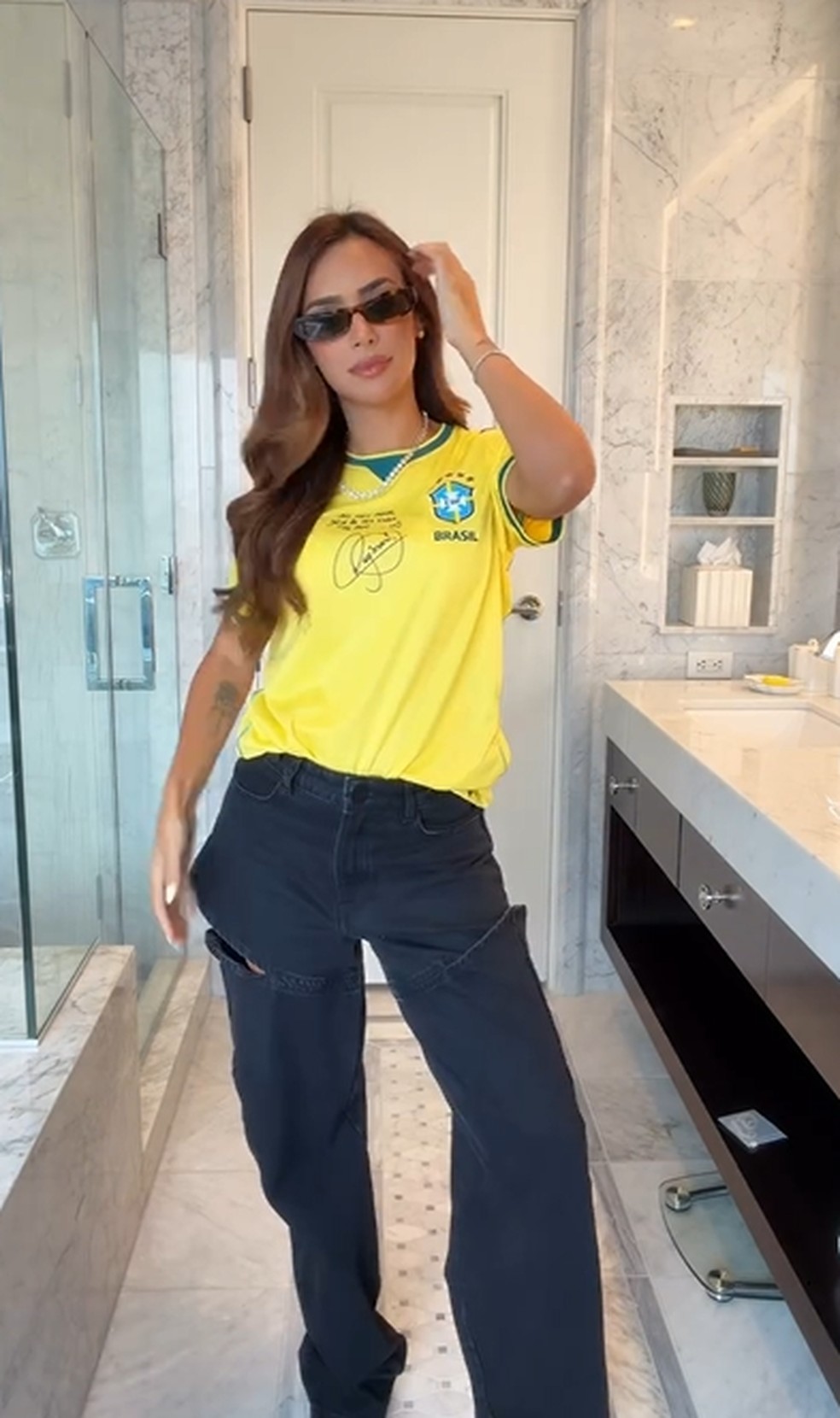 Basiquinha, Bruna Biancardi usa camisa com dedicatória de Neymar: 'Do ...