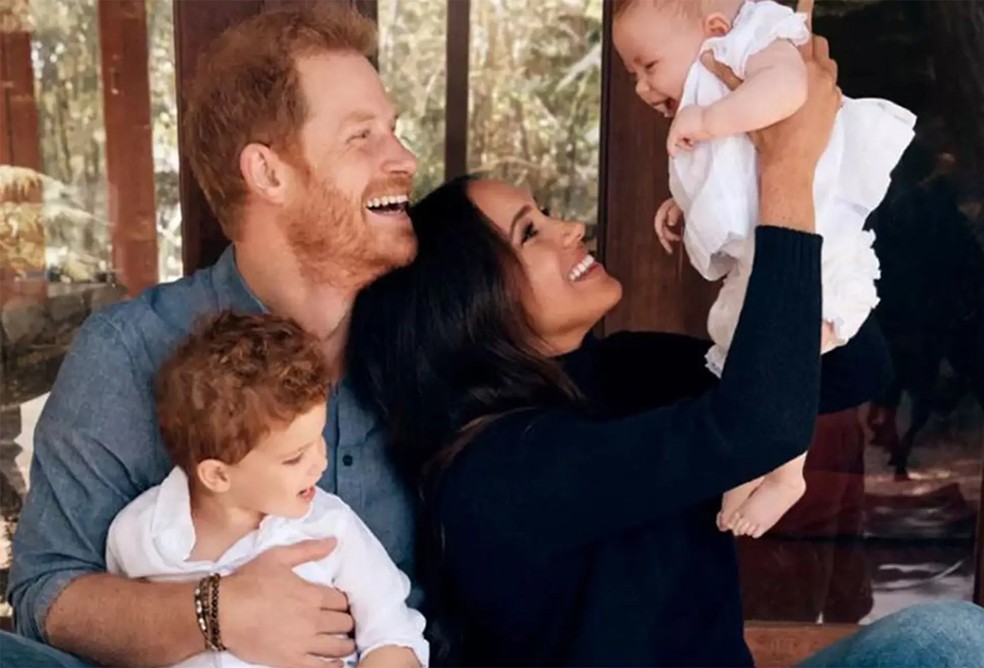 O Príncipe Harry, Meghan Markle e os filhos, Archie e Lilibet — Foto: Reprodução