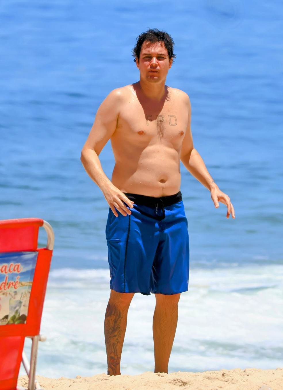 Felipe Dylon curte praia no Rio de Janeiro — Foto: Dan Delmiro/AgNews