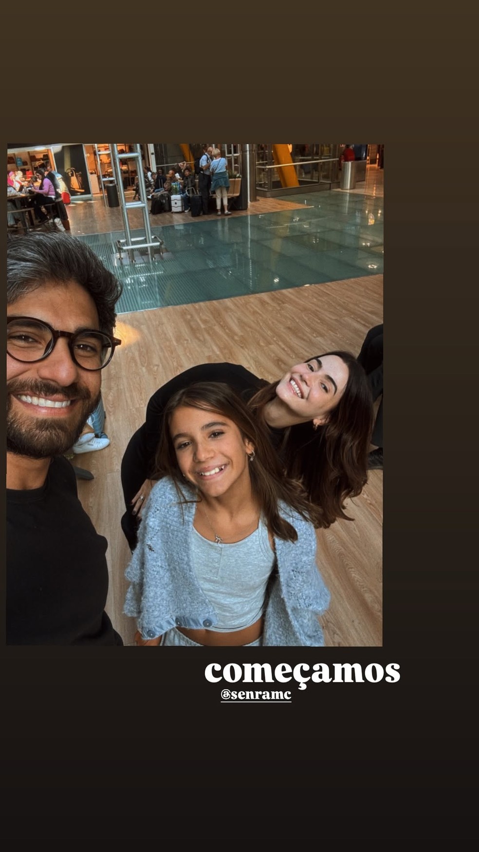 Hugo Moura reúne namorada e a filha com Deborah Secco em clique raro pré-viagem — Foto: Reprodução/Instagram