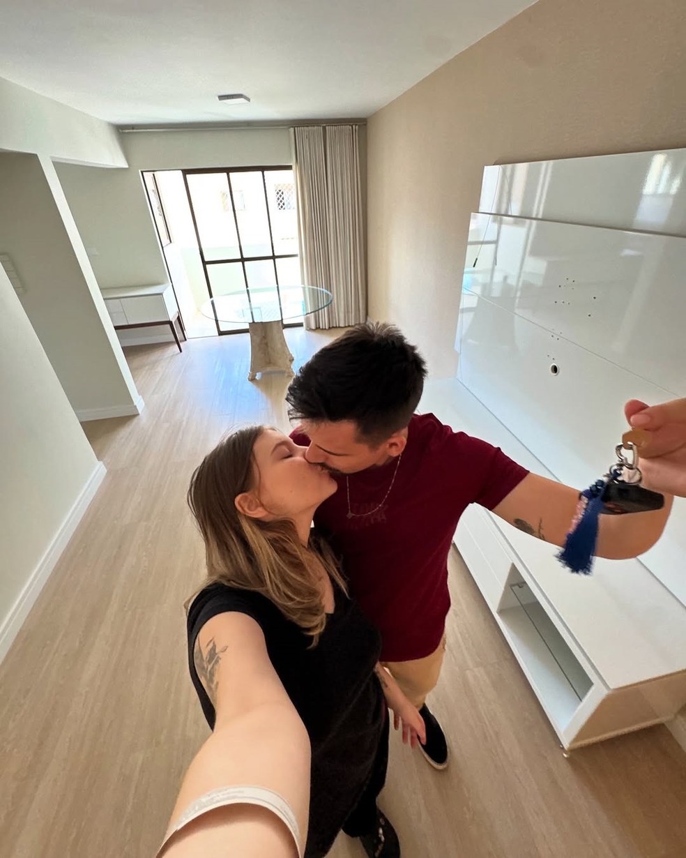 Isabel Veloso e Lucas Borbas &mdash; Foto: Reprodu&ccedil;&atilde;o/Instagram