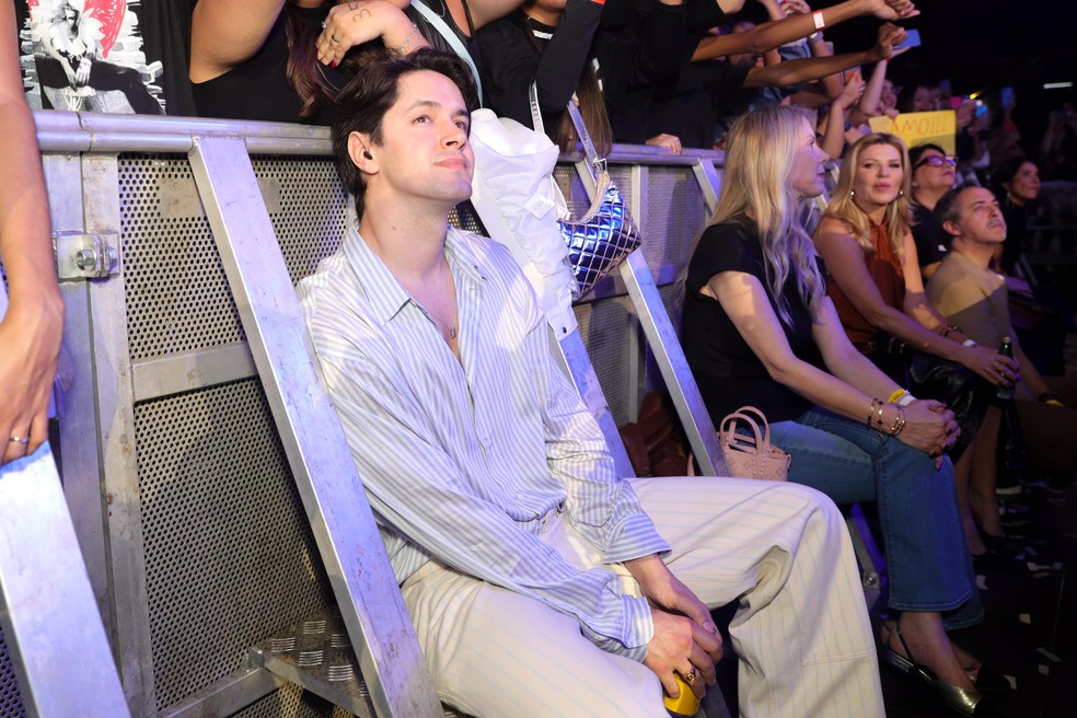 Luis Ribeirinho curte show de Lu&iacute;sa Sonza &mdash; Foto: Lucas Ramos/Brazil News