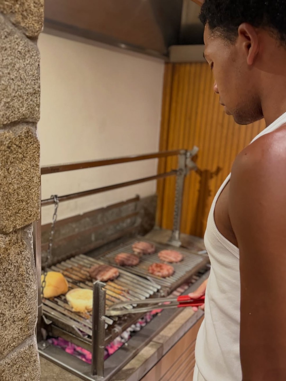 Astrid Fontenelle abre álbum de verão — Foto: Reprodução/Instagram