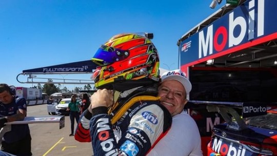 Rubens Barrichello homenageia filho em aniversário: "Companheiro de vida"