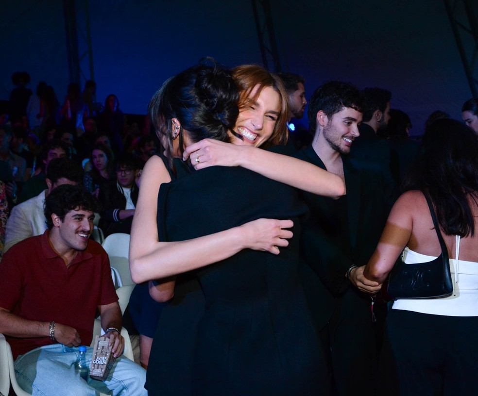 Bruna Marquezine e Sasha Meneghel — Foto: Webert Belicio/AgNews