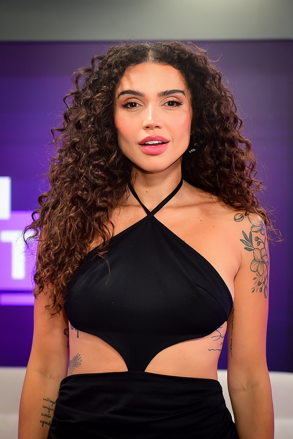 ex-bbbs-reagem-ap-s-wanessa-camargo-dizer-que-levou-mai-para-tomar