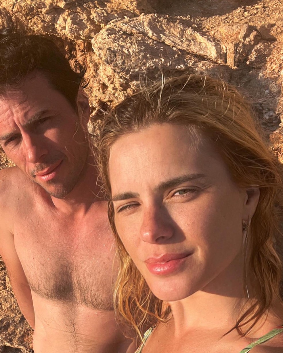 Carolina Dieckmann e marido viajam pela Grécia — Foto: Reprodução/Instagram