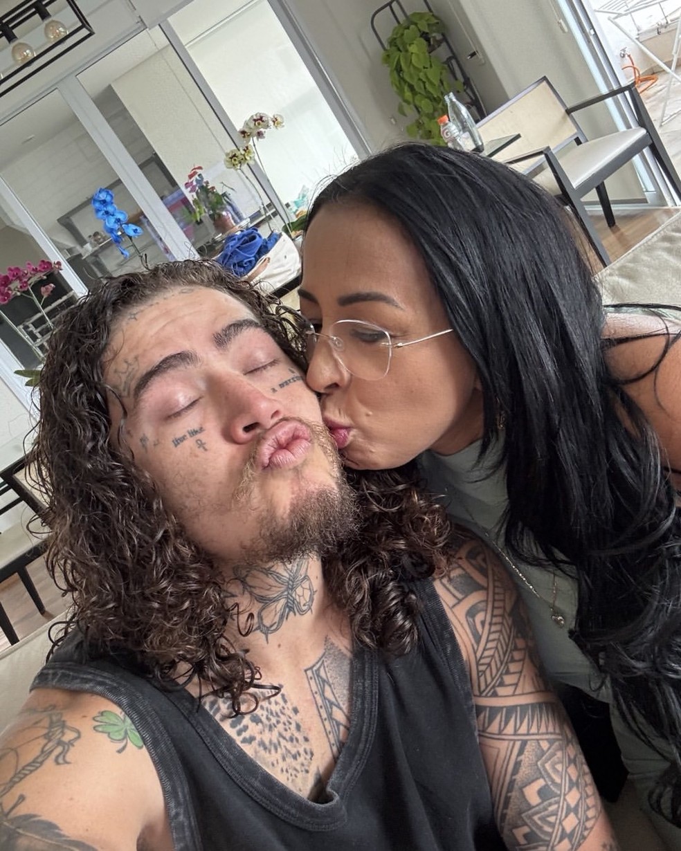 Whindersson Nunes e a mãe — Foto: Reprodução/Instagram