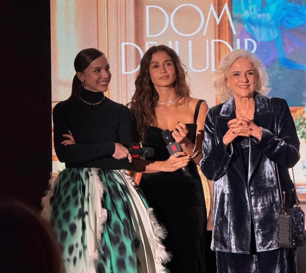 Alice Wegmann, Nanda Costta e Marieta Severo na première de 'Dom de Iludir' — Foto: QUEM