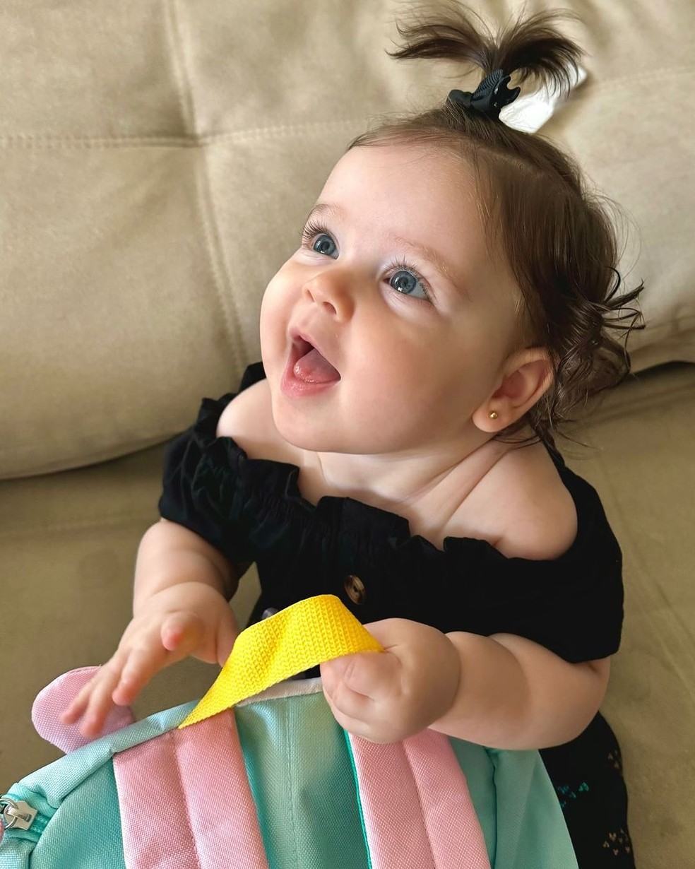 Rafael Cardoso compartilha foto da filha caçula, Helena, de quase um ano — Foto: Reprodução/Instagram