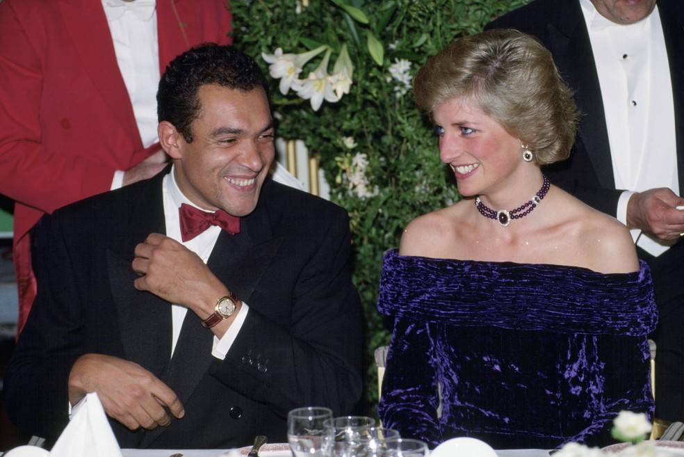 Bruce Oldfield foi muito amigo da princesa Diana Spencer e fez vários vestidos icônicos dela em seu tempo na realeza britânica — Foto: Getty Images