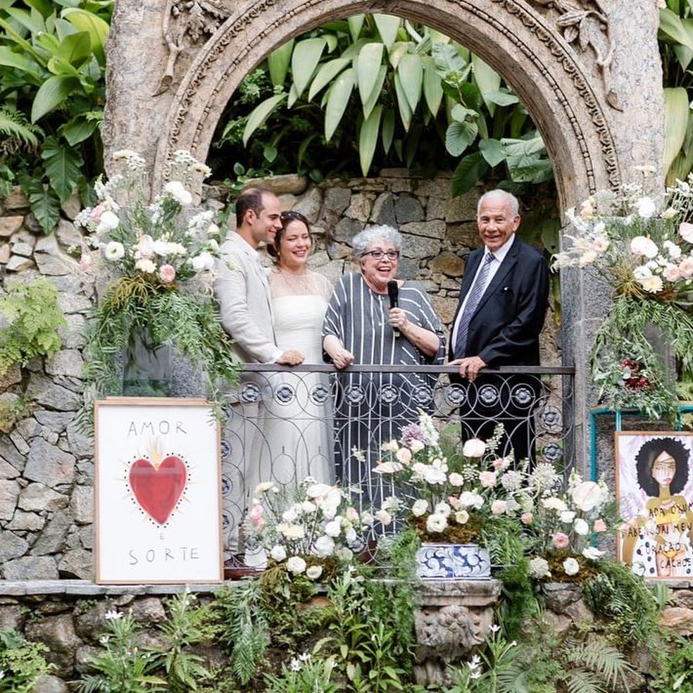 Casamento de Leandra Leal e Guilherme Burgos — Foto: @helenabarretophoto