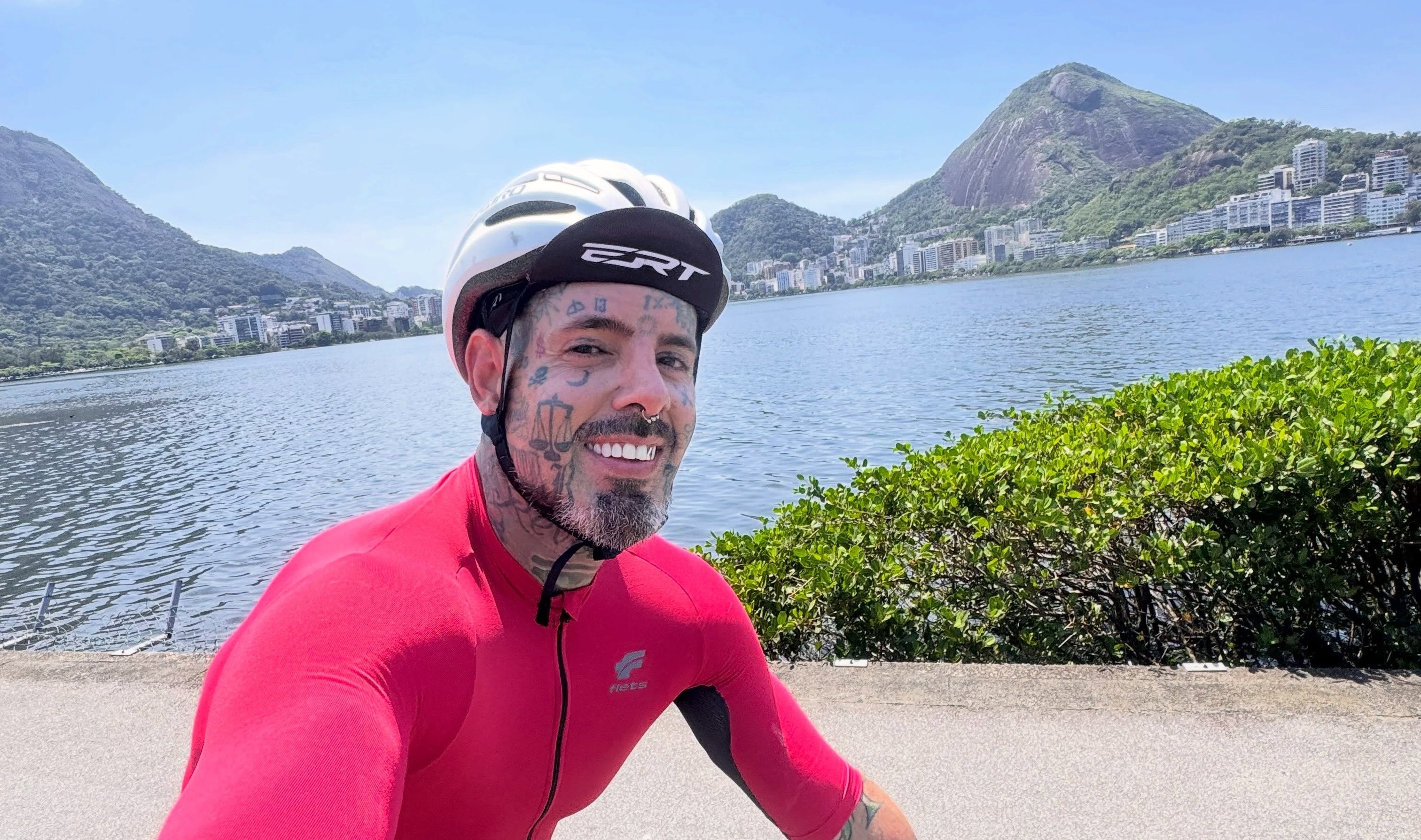 Tico Santta Cruz detalha relação com álcool: 'Depois dos 40, a ressaca é como dengue'