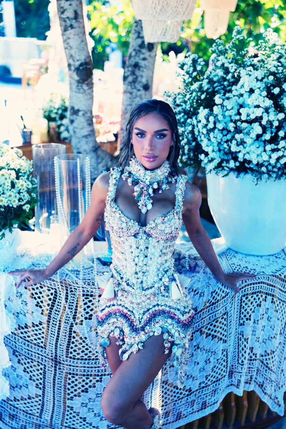 Tati Barbieri dá a partida nas comemorações dos 39 anos ao lado do marido, o magnata russo Roman Shakal — Foto: Divulgação/ RG PRESS/ @conradis