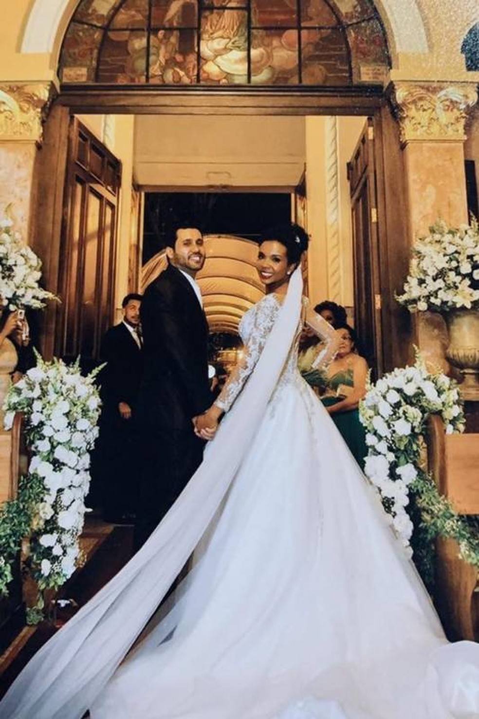 Thelma Assis e marido no dia do casamento, em 2016 — Foto: Reprodução