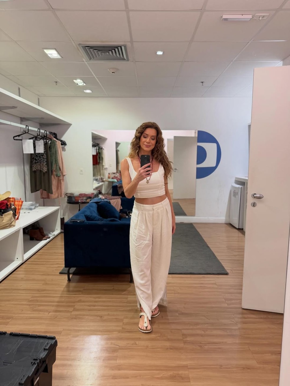 Leticia Spiller nos bastidores da novela da Globo — Foto: Reprodução/Instagram