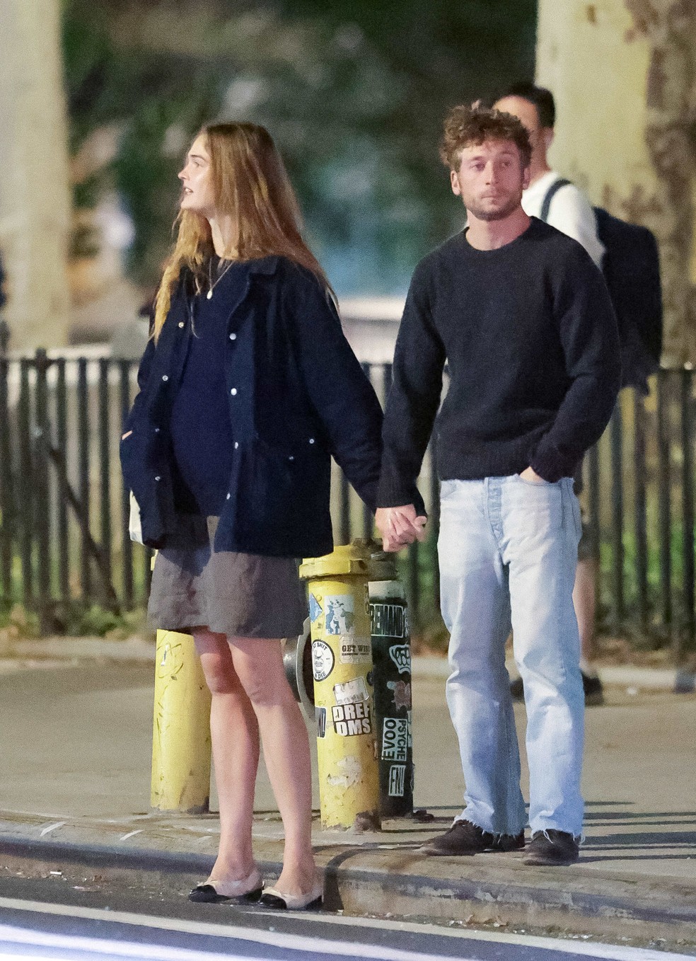 Jeremy Allen White é visto em clima íntimo com modelo 10 anos mais nova — Foto: The Grosby Group