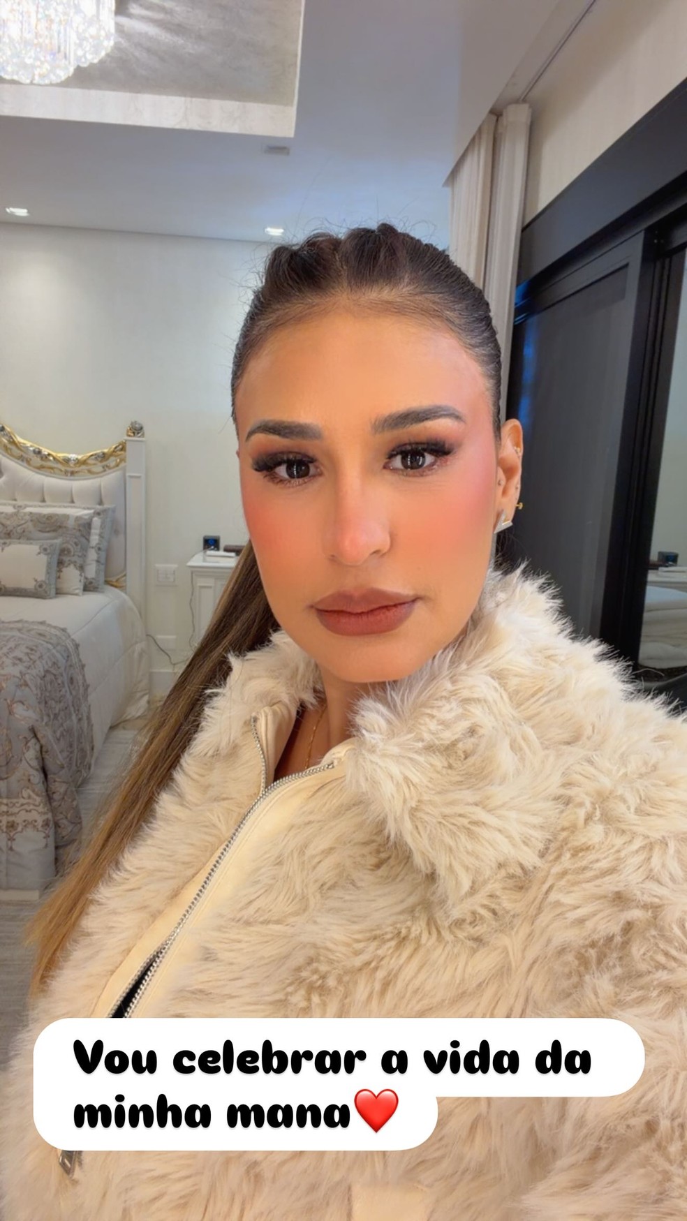 Simaria recebe a irm�, Simone Mendes, e filhos em seu anivers�rio de 44 anos � Foto: Reprodu��o/Instagram