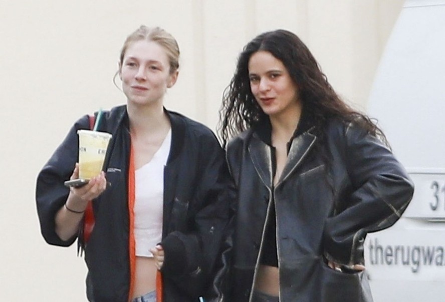 Atriz de 'Euphoria', Hunter Schafer diz que namorou Rosalía por 5 meses