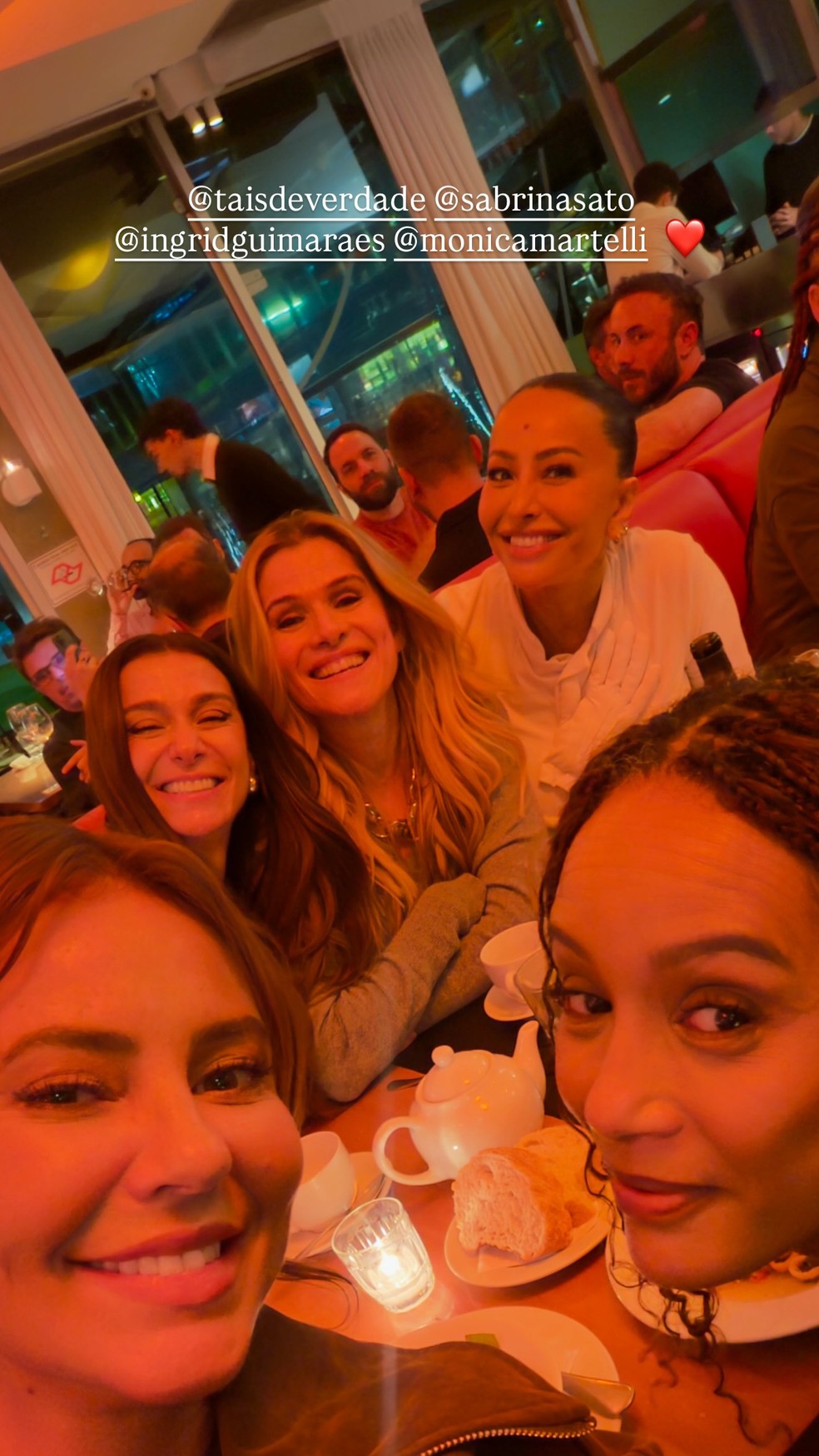 Paolla Oliveira, Sabrina Sato, Taís Araujo, Ingrid Guimarães e Monica Martelli — Foto: Reprodução | Instagram