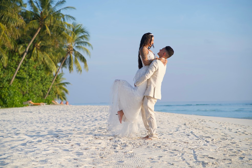 Pamella Rodrigues e Victor Lunardi se casam nas Maldivas com cen&aacute;rio paradis&iacute;aco &mdash; Foto: Mohamed Shan