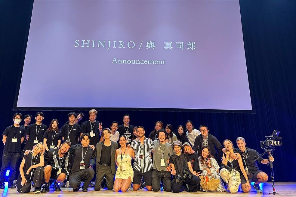 Shinjiro Atae durante a apresentação — Foto: Reprodução Instagram