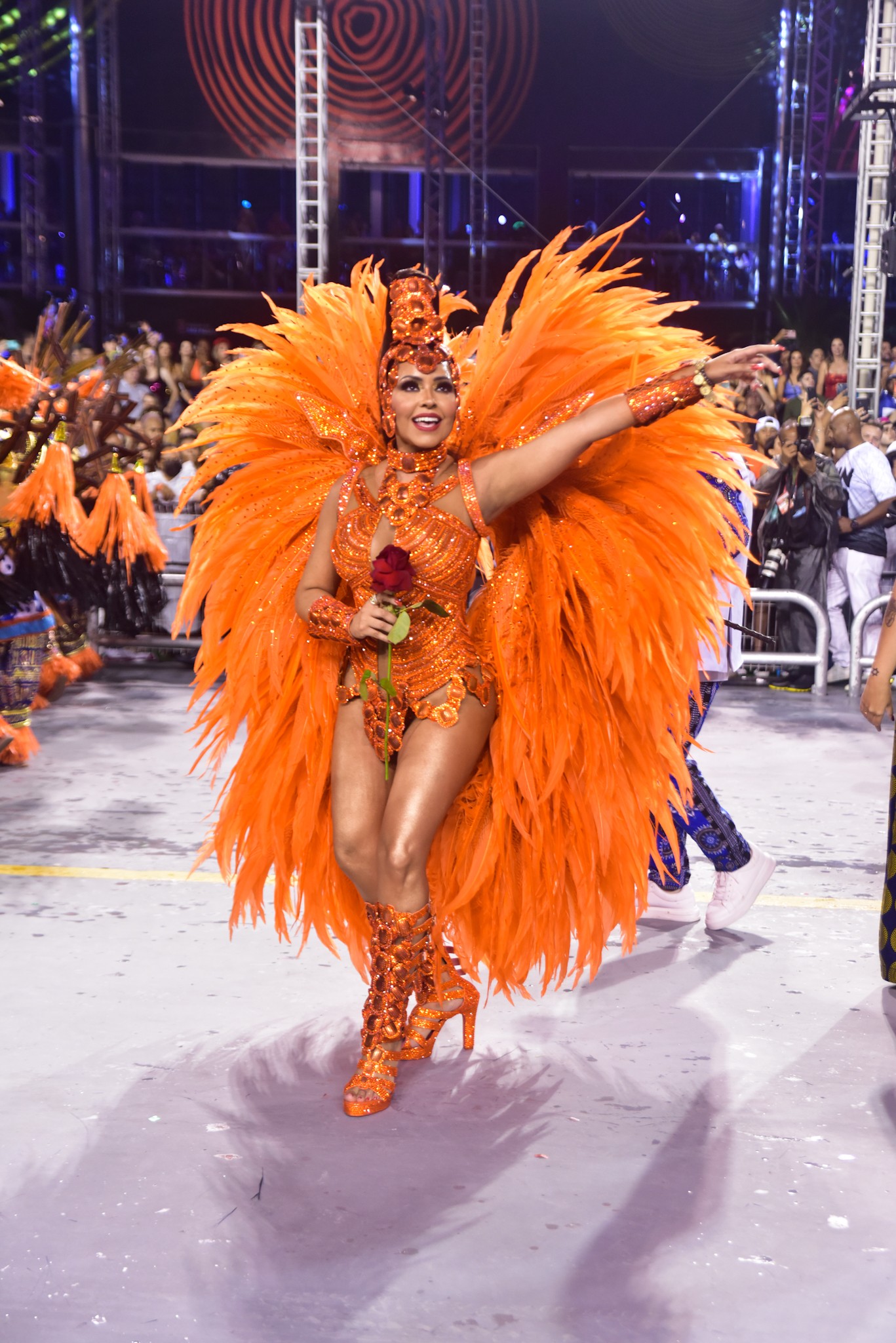 Ana Beatriz Godói, rainha de bateria da Rosas de Ouro no Carnaval 2023 — Foto: Leo Franco/AgNews