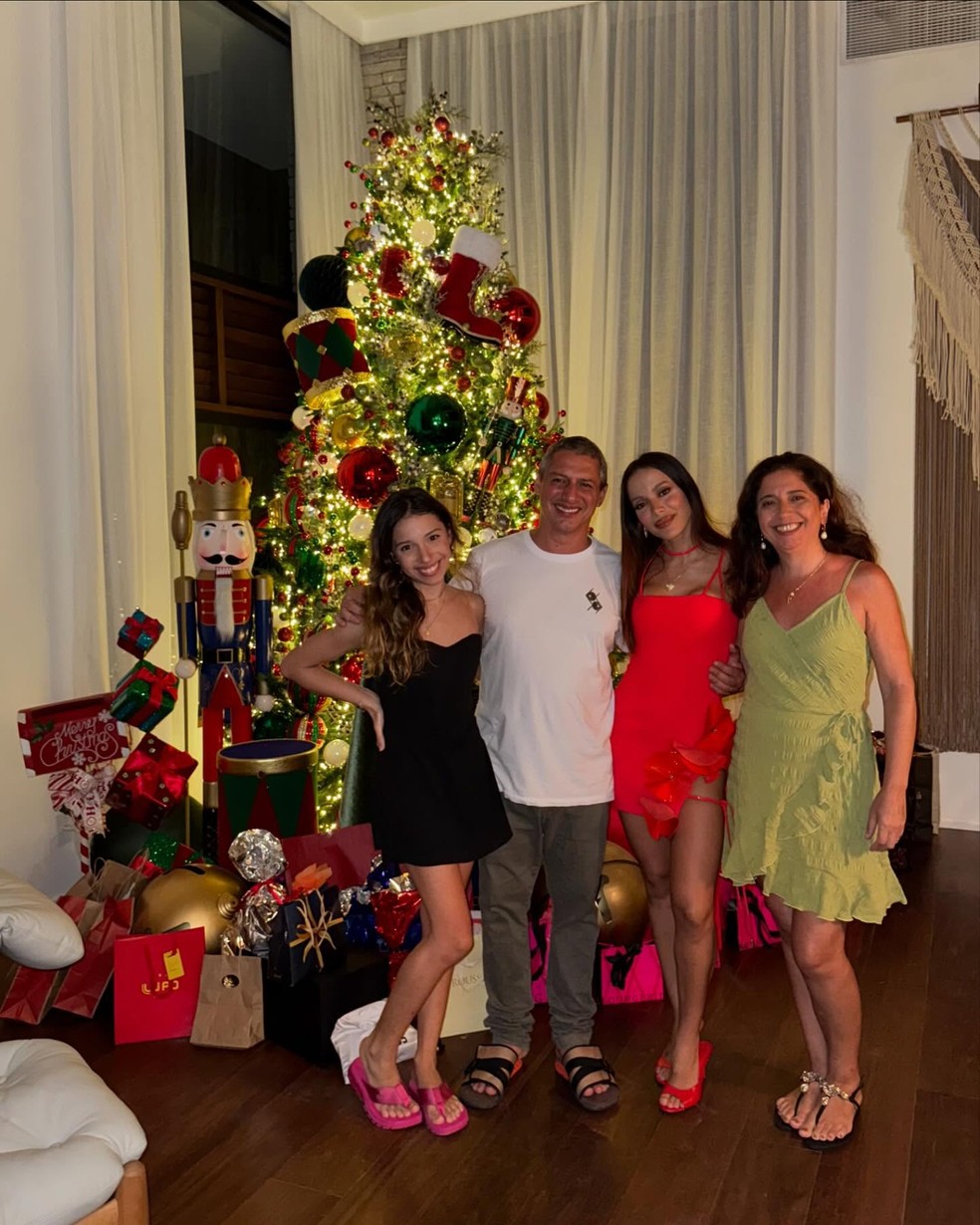 Anitta abriu lbum de sua festa de Natal no Rio de Janeiro  Foto: Reproduo/Instagram