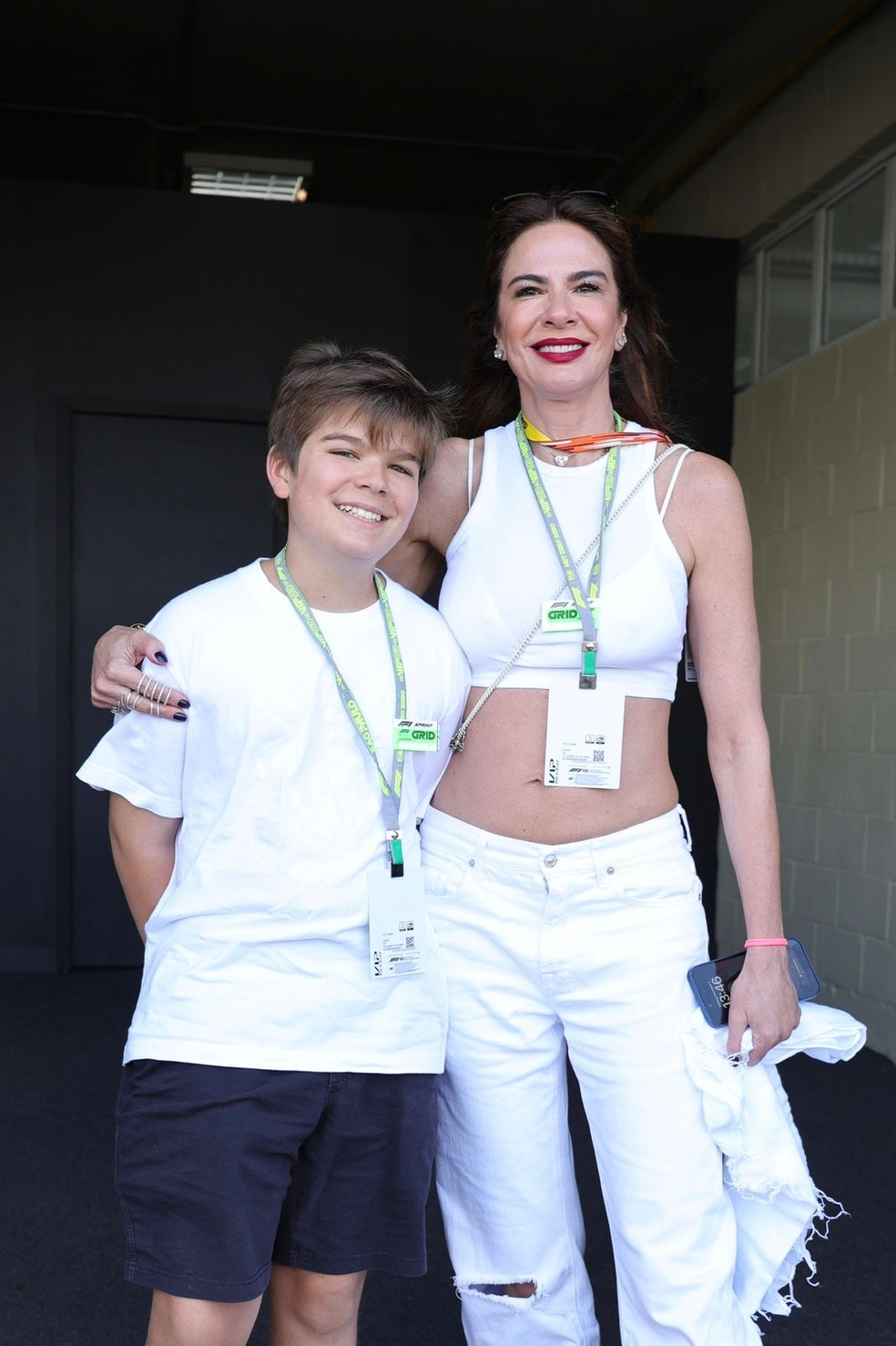 Luciana Gimenez com o filho, Lorenzo, no GP de F&oacute;rmula 1, em S&atilde;o Paulo &mdash; Foto: Rafel Cusato/Quem