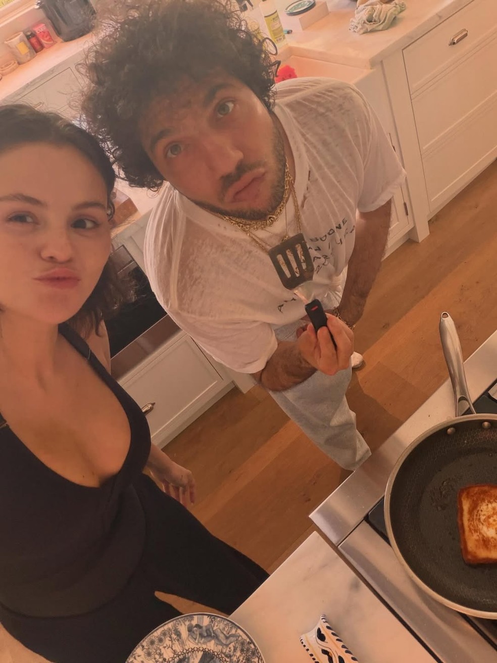 Selena Gomez abre álbum de fotos — Foto: Reprodução/Instagram