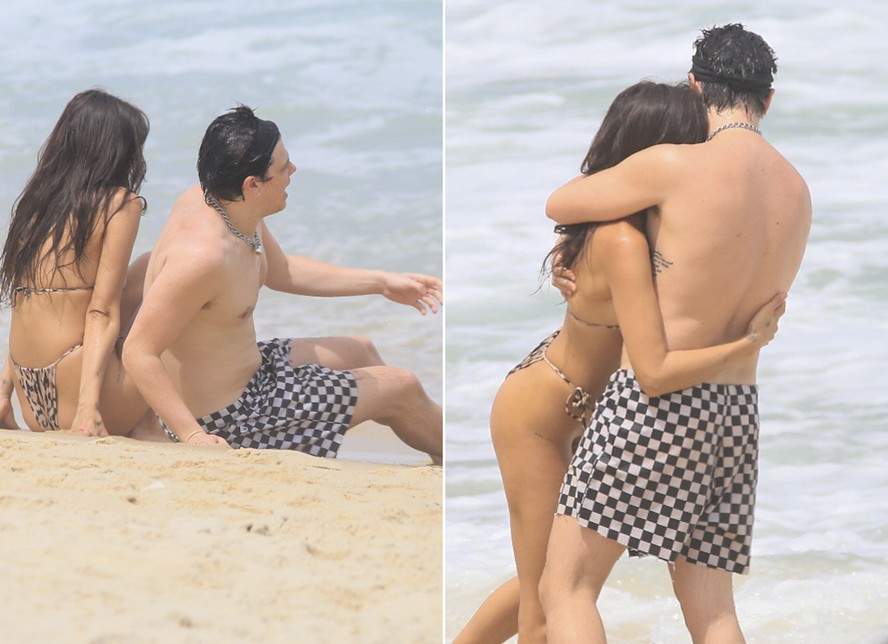 Yungblud e a namorada, Jesse Jo Stark, em praia no Rio de Janeiro