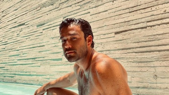Sergio Marone se diz cada vez mais ecossexual: 'Adoro nadar pelado'