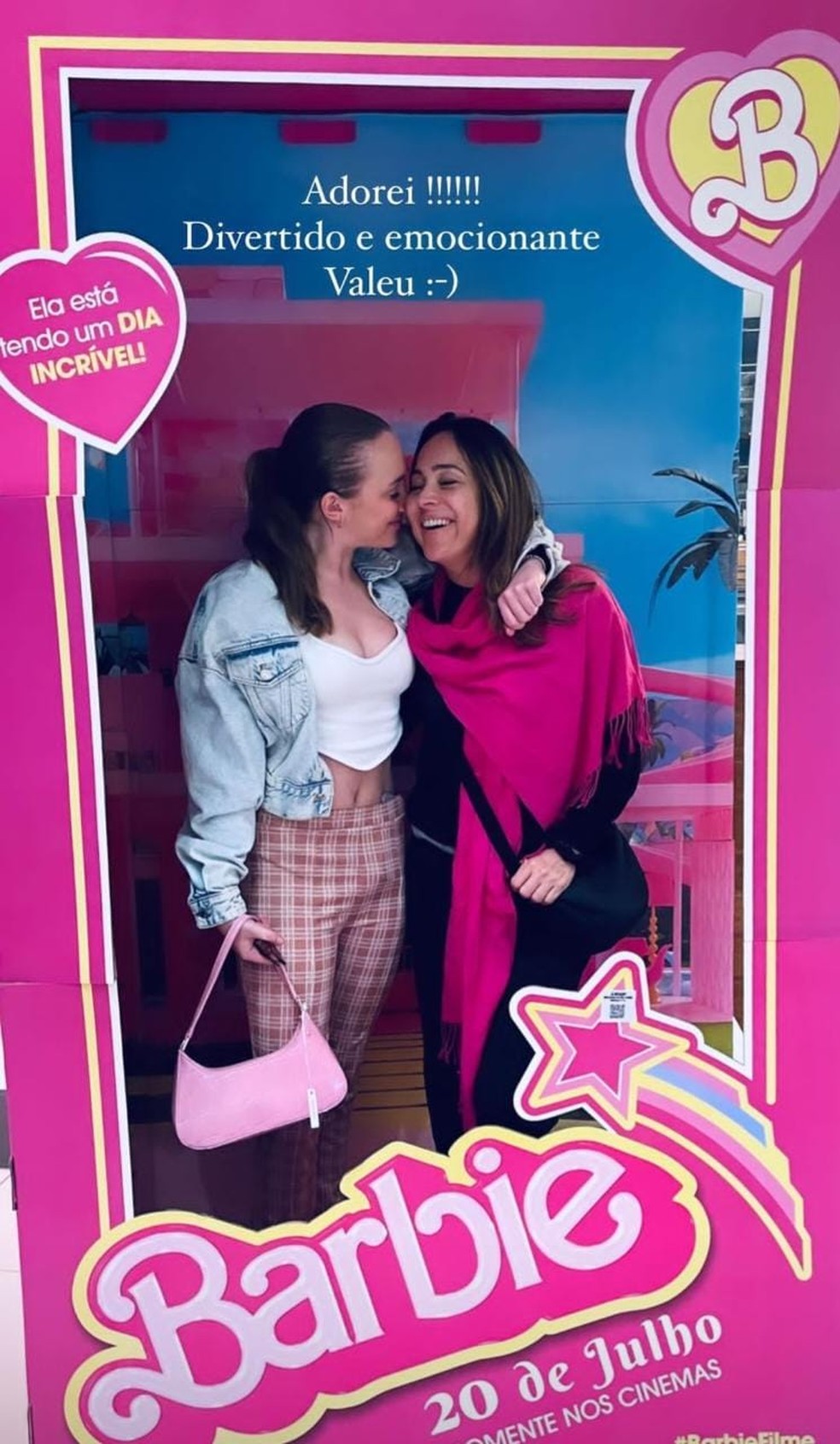 Regina Duarte vai ao cinema com a filha, Gabriela Duarte, e a neta Manuela — Foto: Reprodução do Instagram