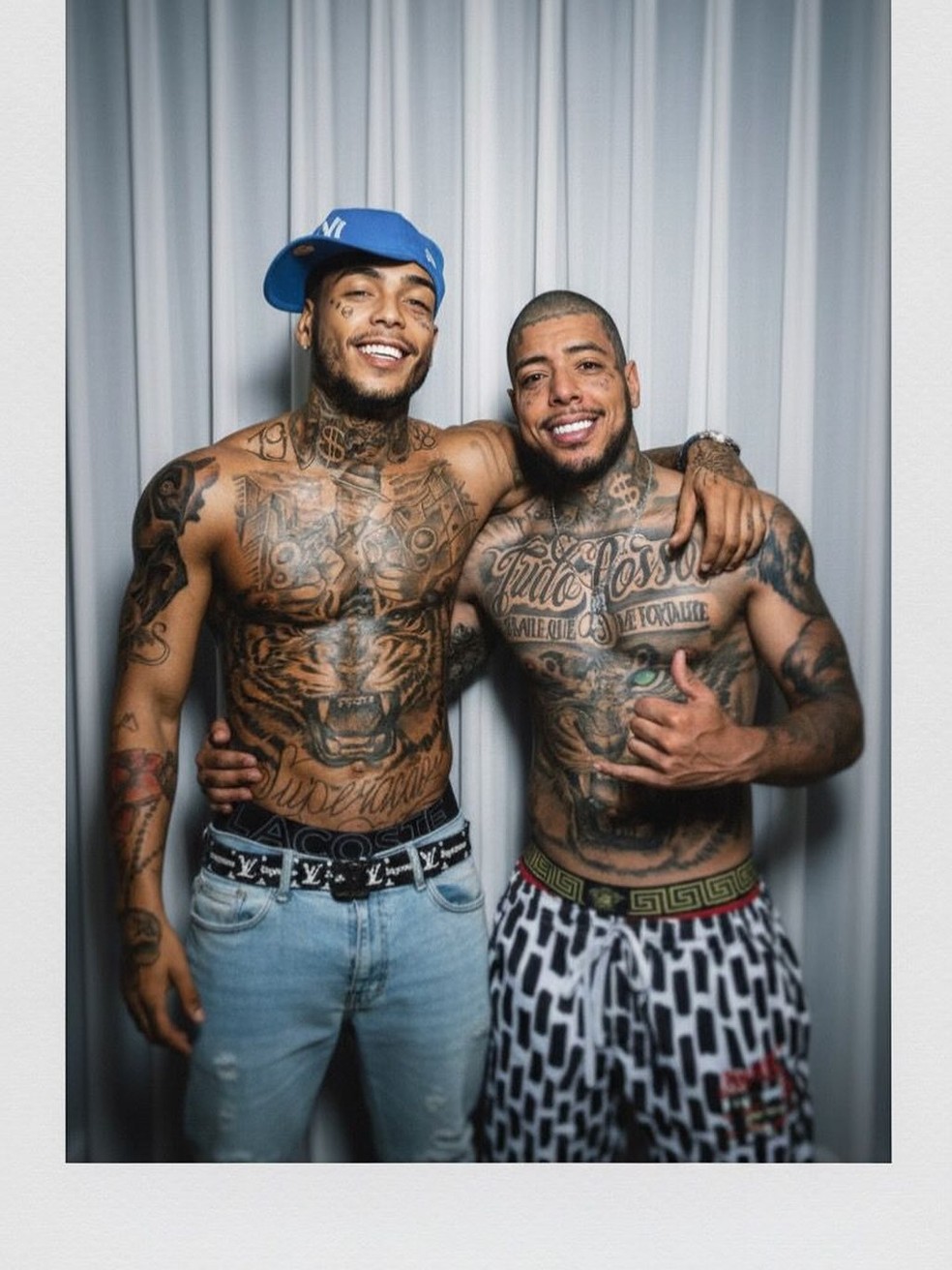 Pedro Augusto (dir), sósia de MC Kevin (1998-2021) em montagem feita com IA — Foto: Reprodução/Instagram