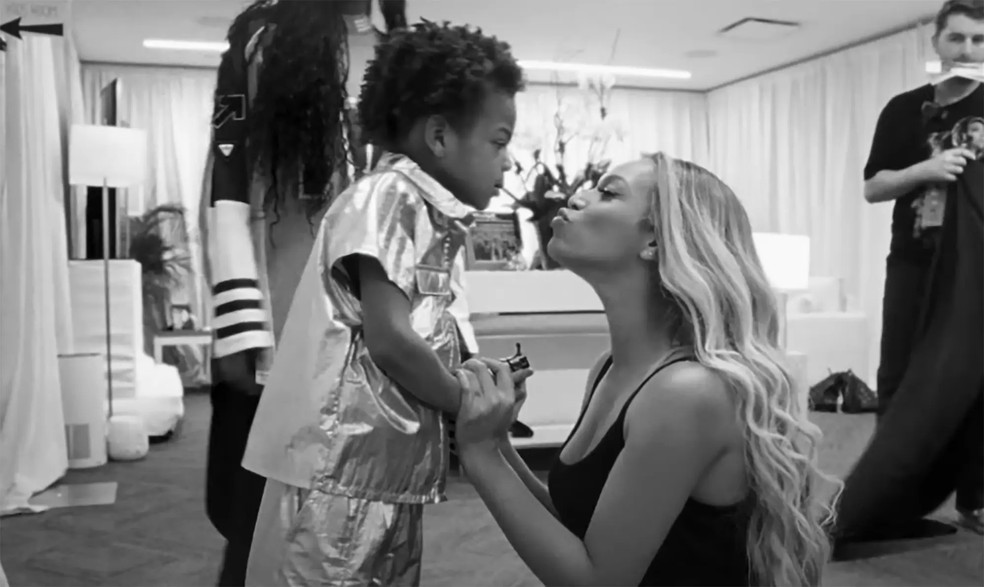Beyoncé mostra raros momentos em família em trailer de filme sobre a