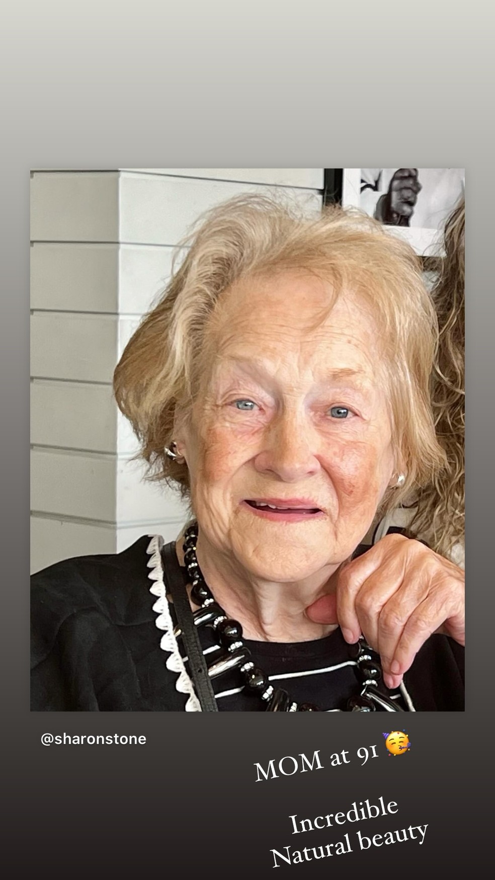 Sharon Stone mostra foto da mãe aos 91 anos e web pira 'Que DNA!'; confira