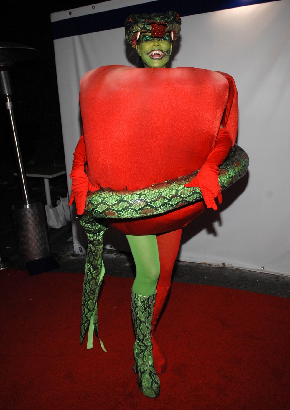 Heidi Klum de serpente do paraíso no Halloween 2006 — Foto: Getty Images