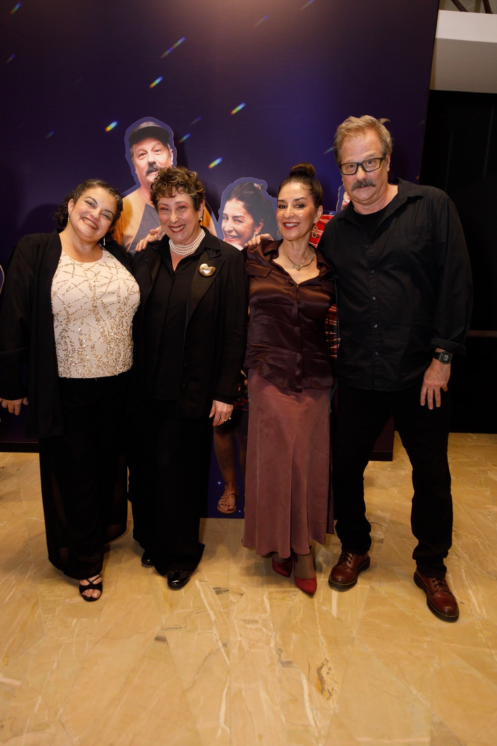 Elenco na pré estreia de “Mundo Da Lua”, sequência da série homônima da Tv Cultura — Foto: Patrícia Devoraes/Brazil News