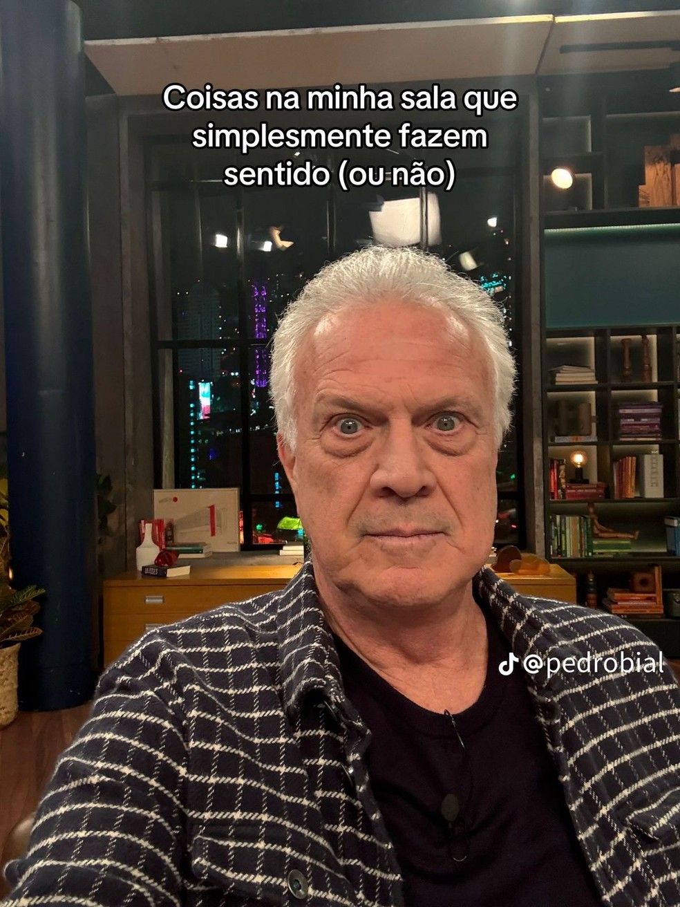 Pedro Bial compartilha itens inusitados em sua casa — Foto: Reprodução/Tiktok