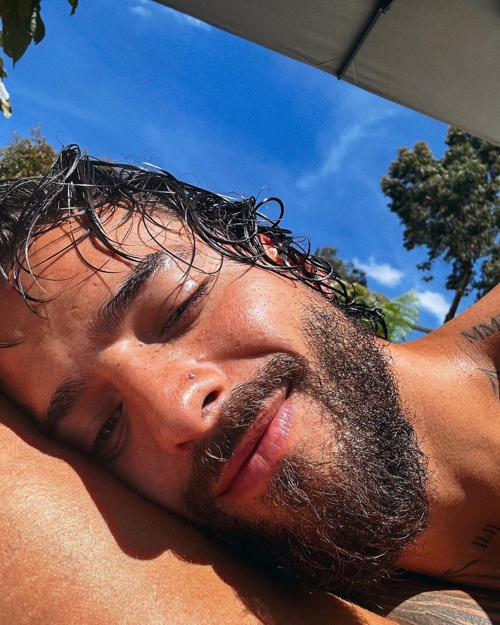 Maluma deitado em bumbum — Foto: Reprodução/Instagram
