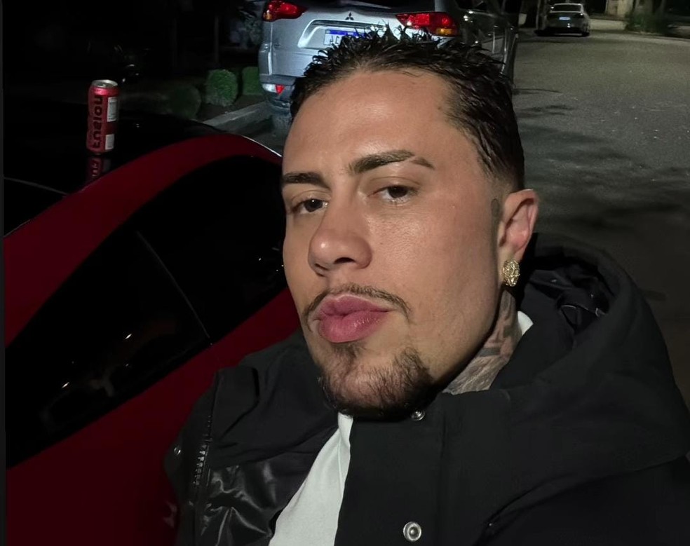 MC Daniel posta selfie: 'Bonito depois de ser feio a vida inteira'; compare